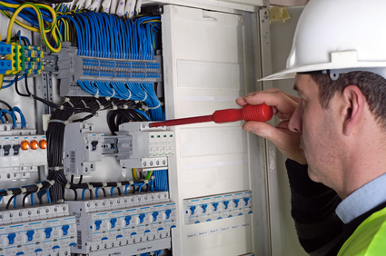 Finding the Right Canadian Electrician in Construction